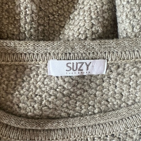 Women’s Medium Suzy Shier Green Sweater - Picture 7 of 8